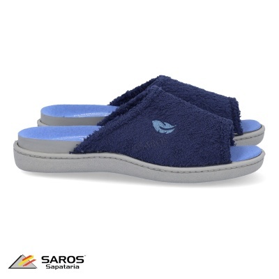 Chinelos de senhora azuis escuros felpudos com sola cinza