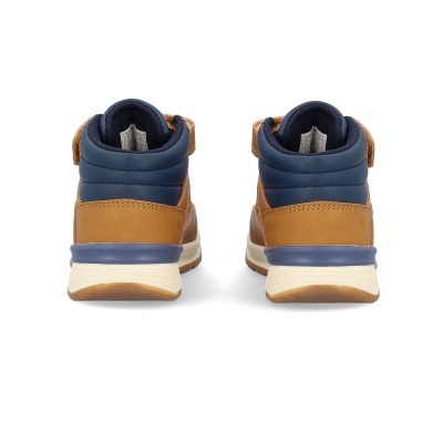 Par de sapatilhas tipo botins castanhas e azul escuro vistas de trás