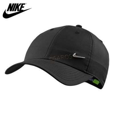 Boné preto da Nike com logótipo metálico prateado