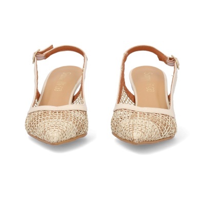 Sapatos de senhora em malha bege clara com fecho atrás
