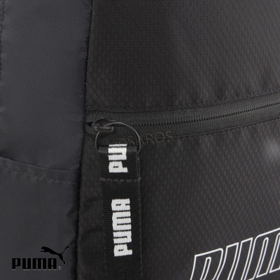 Mochila preta Puma com zíper e etiqueta de tecido preta com texto branco