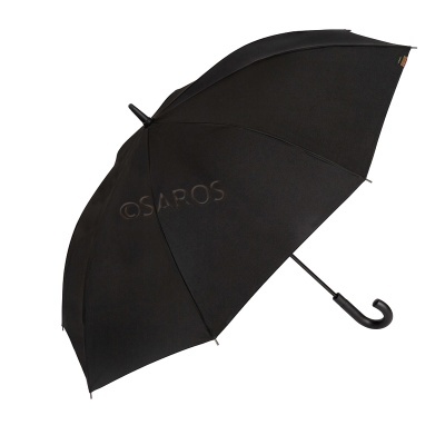 Guarda-chuva preto com cabo em forma de gancho