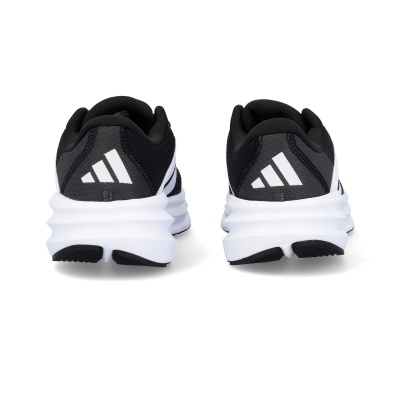 Sapatilhas de corrida preto e branco Adidas vistas de trás