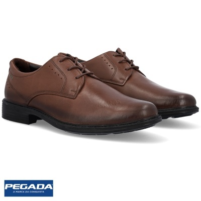 sapatos sociais masculinos castanhos de couro com atacadores