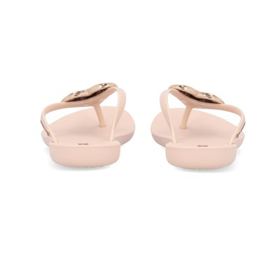 Chinelos de dedo cor de pele com detalhe dourado