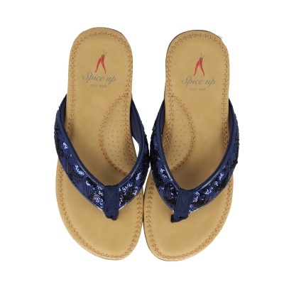 Chinelos com lantejoulas azuis e sola castanha clara com texto 'Spice up your walk'