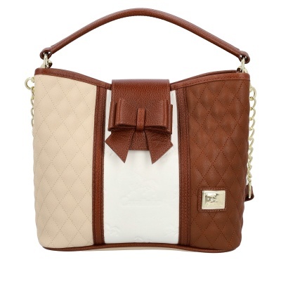 Mala feminina com padrão matelassê e laço castanho no centro