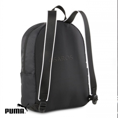 Mochila preta Puma com alças pretas e detalhe branco