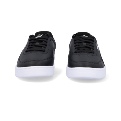 Ténis pretos com sola branca e logo PUMA