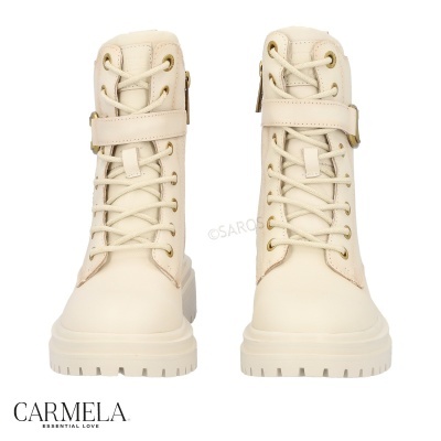 Botas altas creme Carmela com atacadores e tiras de velcro