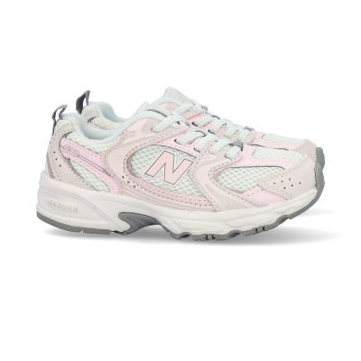 Ténis New Balance 530 branco, rosa e cinza com malha e camurça
