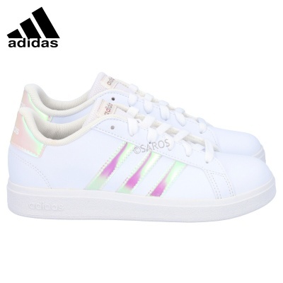 Ténis Adidas brancos com riscas iridescentes e sola branca