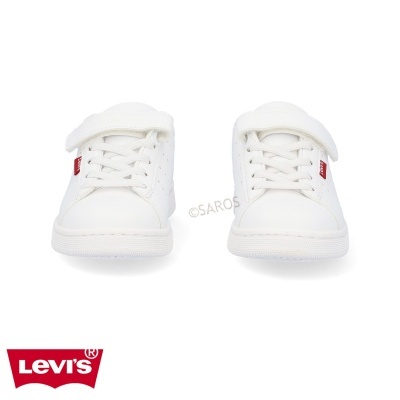 Ténis brancos Levi's com atacadores e etiqueta vermelha