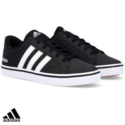 Ténis Adidas pretos com listras brancas e sola branca