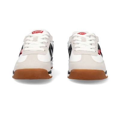 Par de ténis brancos, bege e pretos com sola castanha e logótipo LEVI'S