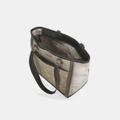 Mala de ombro bege e castanho com padrão e alças castanhas escuras