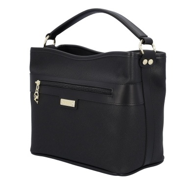 Mala preta em tecido e couro sintético com alça e fecho frontal dourado.