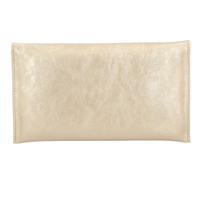 Carteira dourada em pele sintética com textura lisa