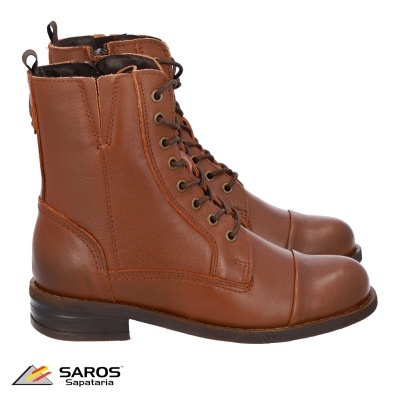 Botas castanho em couro com atacadores e sola preta