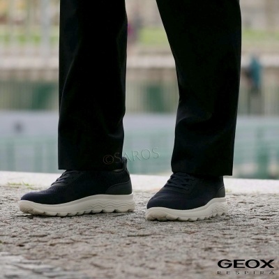 Sapatos desportivos Geox pretos com sola branca