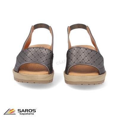 Sandálias femininas pretas com sola bege e correia traseira