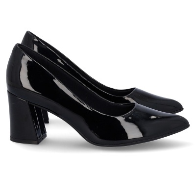 Sapatos de senhora em verniz preto com salto largo médio