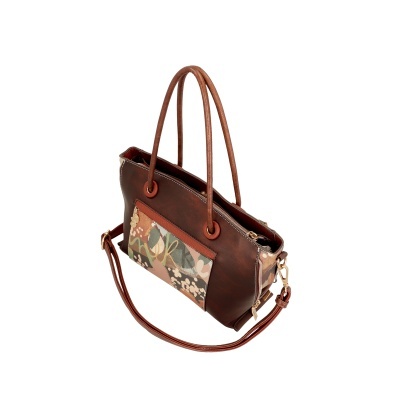 Mala castanha em pele sintética com bolso estampado e alça extra