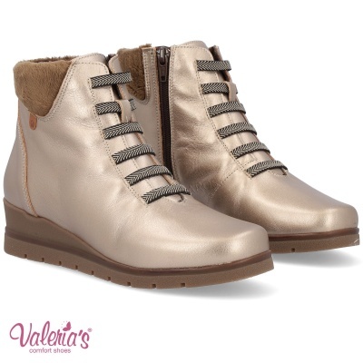 Botas femininas douradas em pele com atacadores e fecho lateral