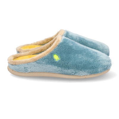 Pantufas felpudas azuis com interior amarelo e borda bege