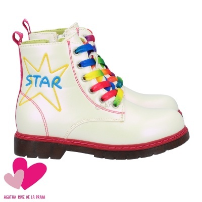 Botas infantis brancas com atacadores arco-íris e estrela com palavra STAR