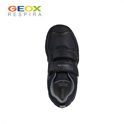 Ténis desportivo preto GEOX visto de cima com fecho em velcro e interior cinza