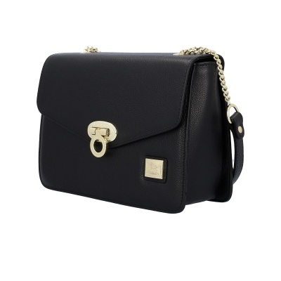 Mala de ombro preta em pele sintética com fecho dourado e corrente dourada