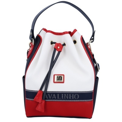 Mala de mão tipo saco branca, azul escuro e vermelha com texto Cavalinho