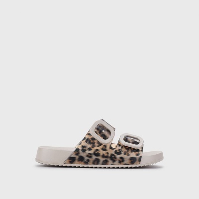 Chinelo padrão animal print castanho com fivelas bege