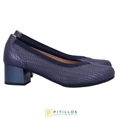 Sapatos de salto médio quadrado azul com textura de pele de cobra