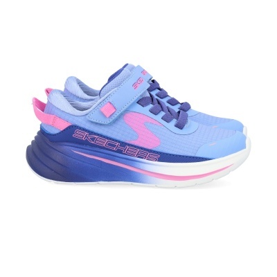 Ténis Skechers azul e rosa com sola branca e azul escuro.