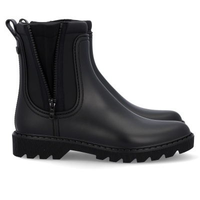 Botins pretos com fecho lateral