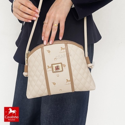 Mala de ombro bege e castanha com logótipo Cavalinho em dourado