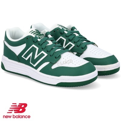 Sapatilhas New Balance brancas e verdes com logotipo 'N' nas laterais