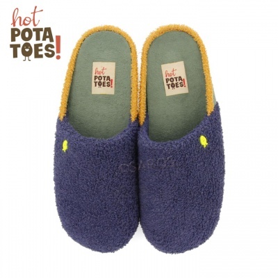 Chinelos felpudos azuis com borda amarela e etiqueta hot POTATOES