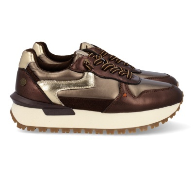 Tênis desportivo castanho, bege e dourado com sola branca e castanha