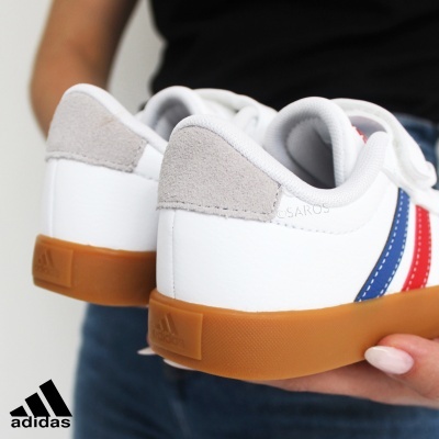 Sapatilhas Adidas couro branco com riscas azul e vermelho e sola castanha