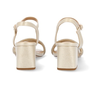 Sandálias douradas de salto médio vistas de trás