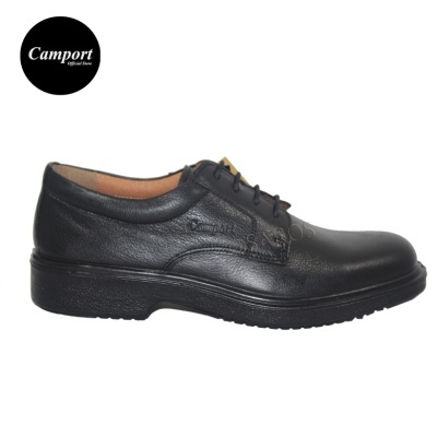 Sapato masculino preto de couro com sola e cadarço preto