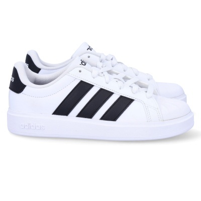 Sapatilhas Adidas brancas com riscas pretas laterais e sola branca