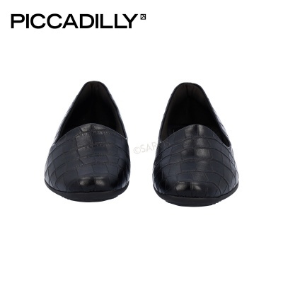 Sapatos planos femininos pretos com padrão de crocodilo