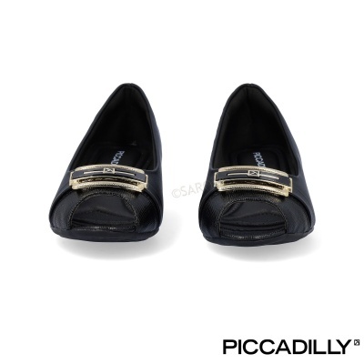 Sapatos rasos femininos pretos com adorno dourado e logo Piccadilly