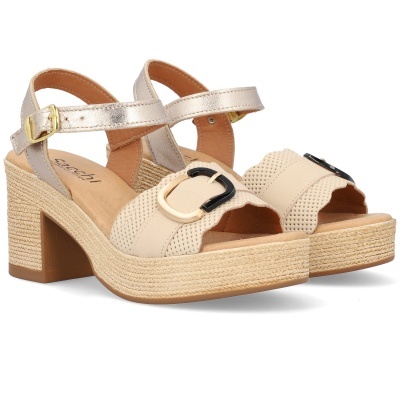 Sandálias de senhora com salto alto e tiras em bege e prateado