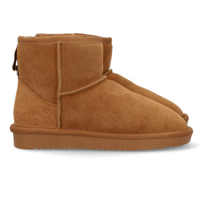 Botins castanhos de camurça com sola de borracha