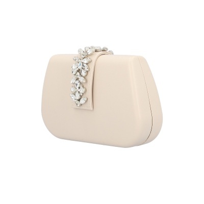 Mala creme com fecho decorado com pedras brilhantes